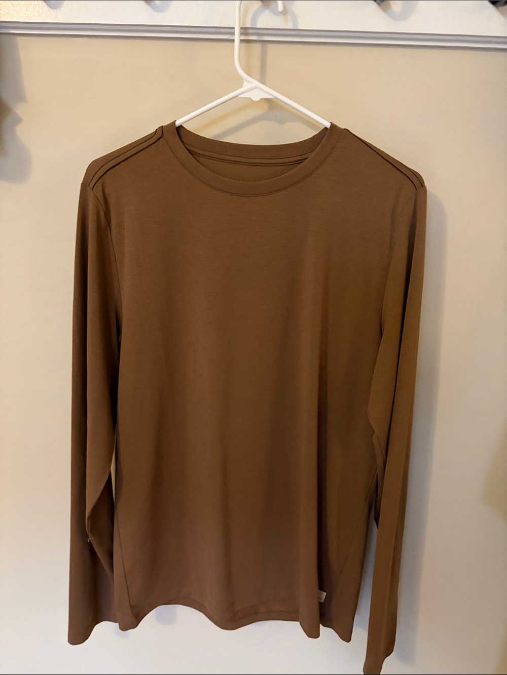 Vuori men’s performance longsleeve
